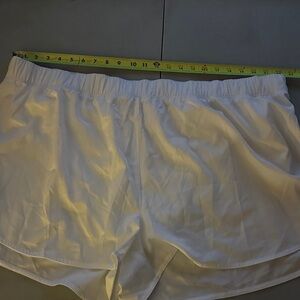 Old Navy White Athletic Shorts 3x